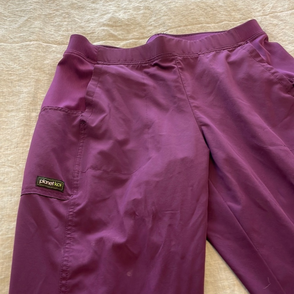 Planet Koi jogger scrubs